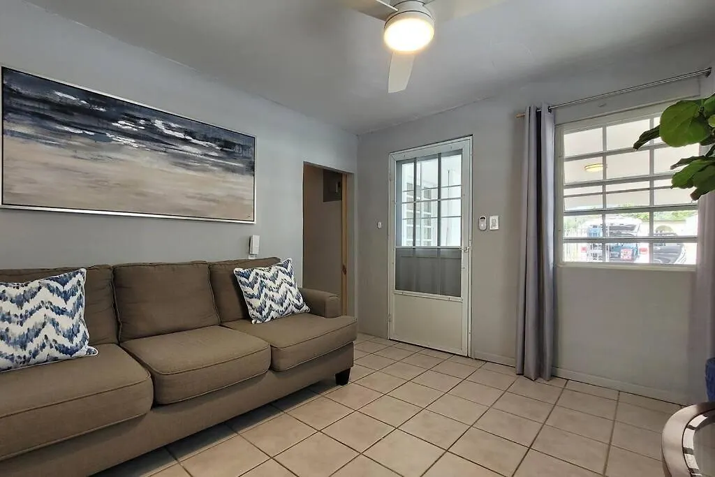 Naguabo Renovated Property - Cozy Apartment