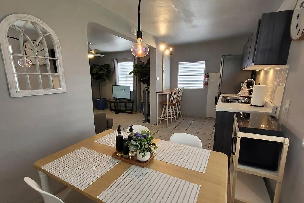 Naguabo Renovated Property - Cozy Apartment